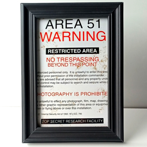 👽 Area 51 Ufo Alien Edgy Alternative Framed Photo Trendy Funny Aliens Sign Art - Picture 2 of 6